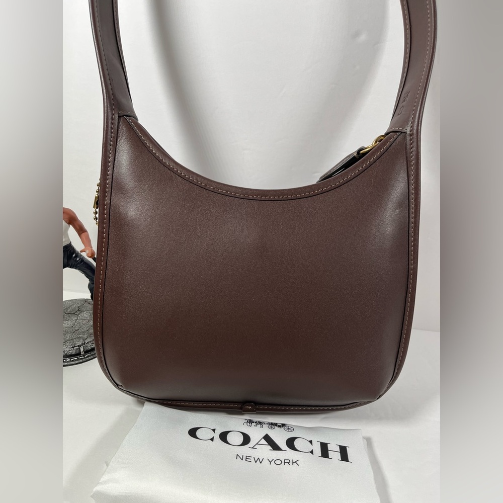 Coach Originals Curve Zip Bag in Brass/Maple Brown Glovetanned Leather NWT - Picture 8 of 11